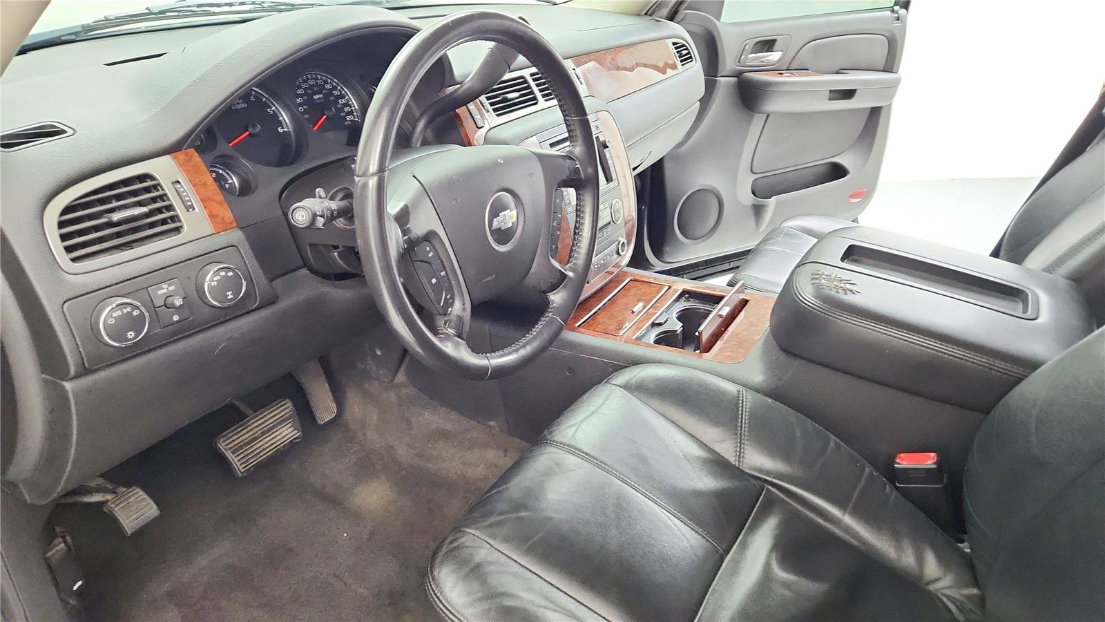 Used 2008 Chevrolet Tahoe LTZ w/ LTZ Preferred Equipment Group image 9