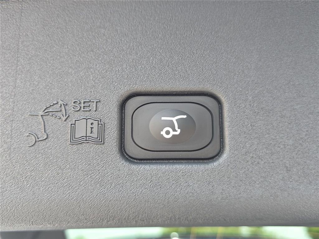 New 2026 Lincoln Nautilus Premier AWD/4WD image 24