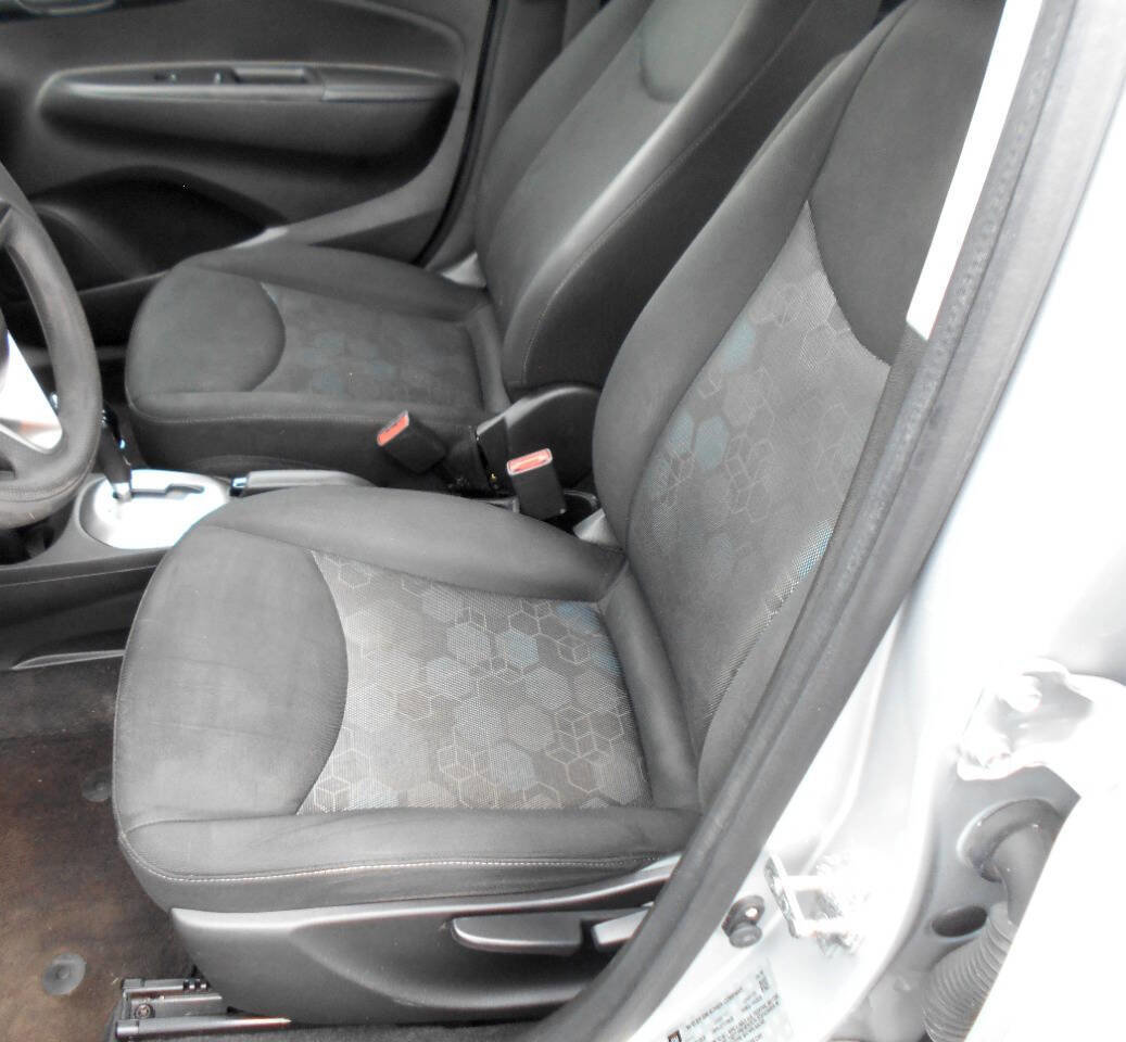 Used 2016 Chevrolet Spark LT image 8