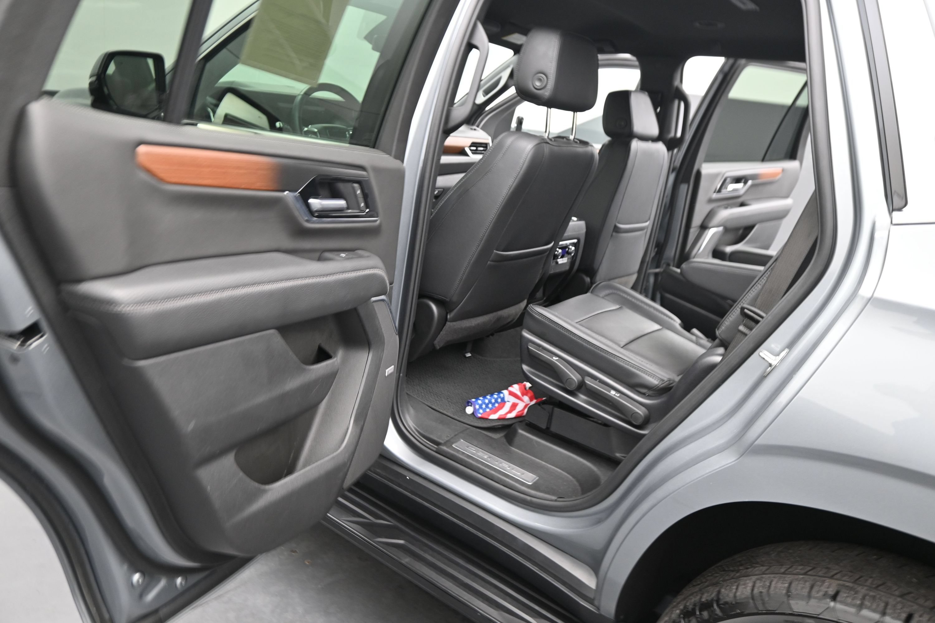 Used 2025 GMC Yukon Denali RWD image 16