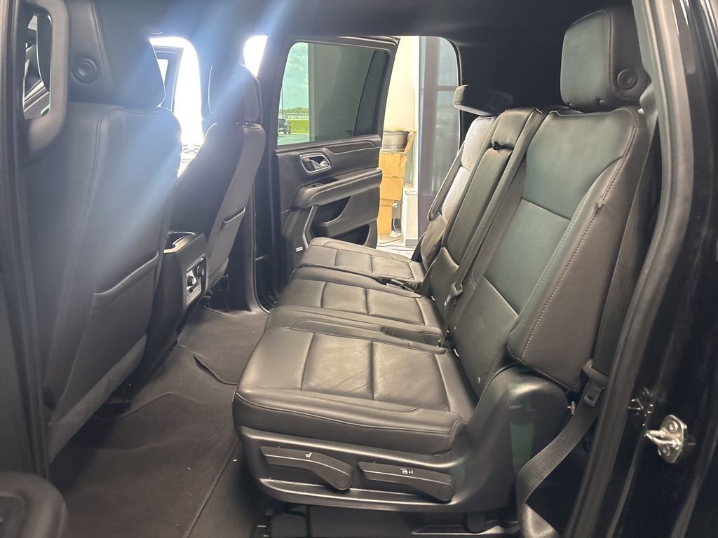 Used 2021 Chevrolet Suburban Z71 image 27