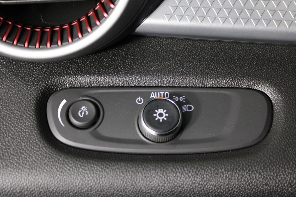 Used 2024 Chevrolet Trax RS w/ Driver Confidence Package FWD image 22