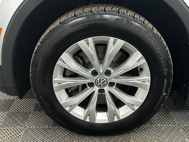 Used 2020 Volkswagen Tiguan S image 12