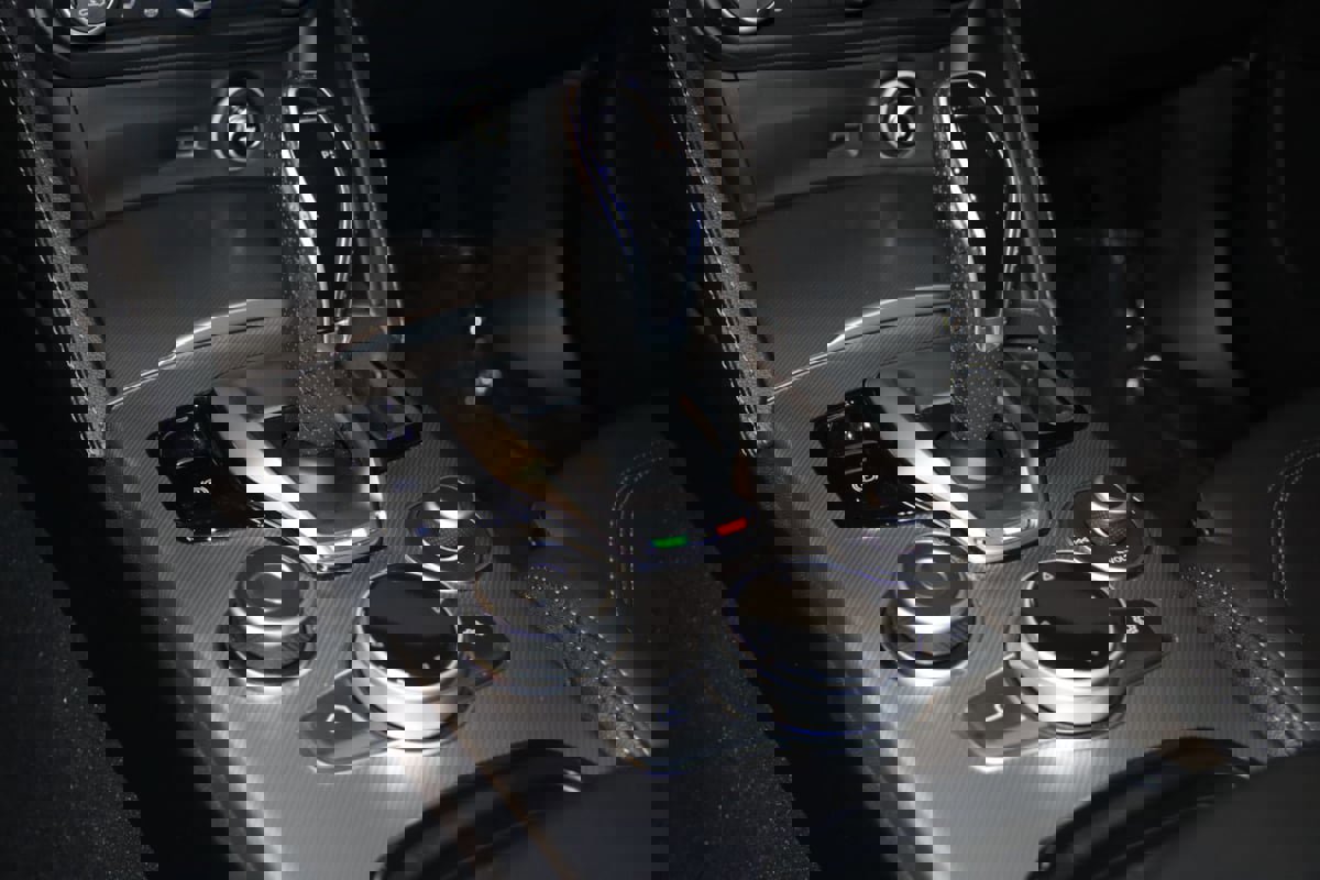 Used 2024 Alfa Romeo Stelvio Veloce image 46