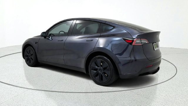 Used 2025 Tesla Model Y Long Range RWD image 6