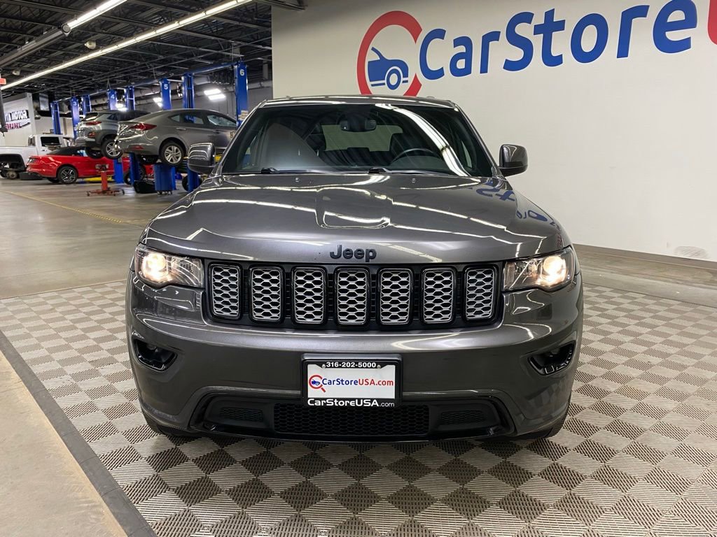Used 2020 Jeep Grand Cherokee Altitude image 4