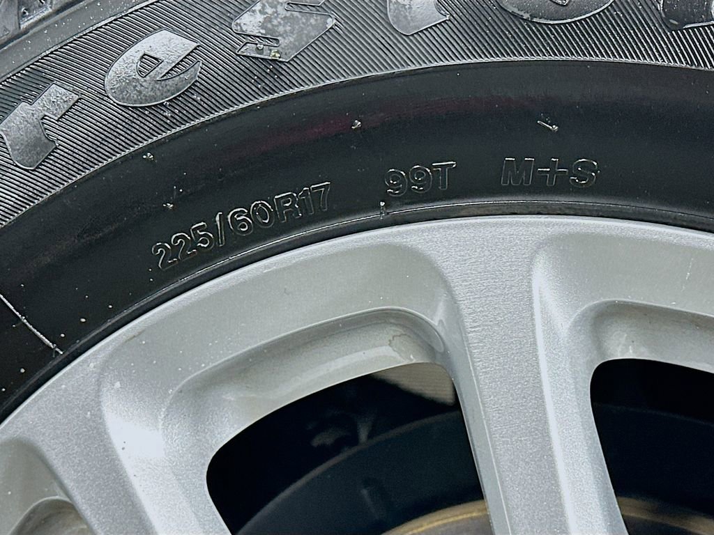 Used 2017 Jeep Cherokee Latitude w/ Comfort & Sound Group image 34