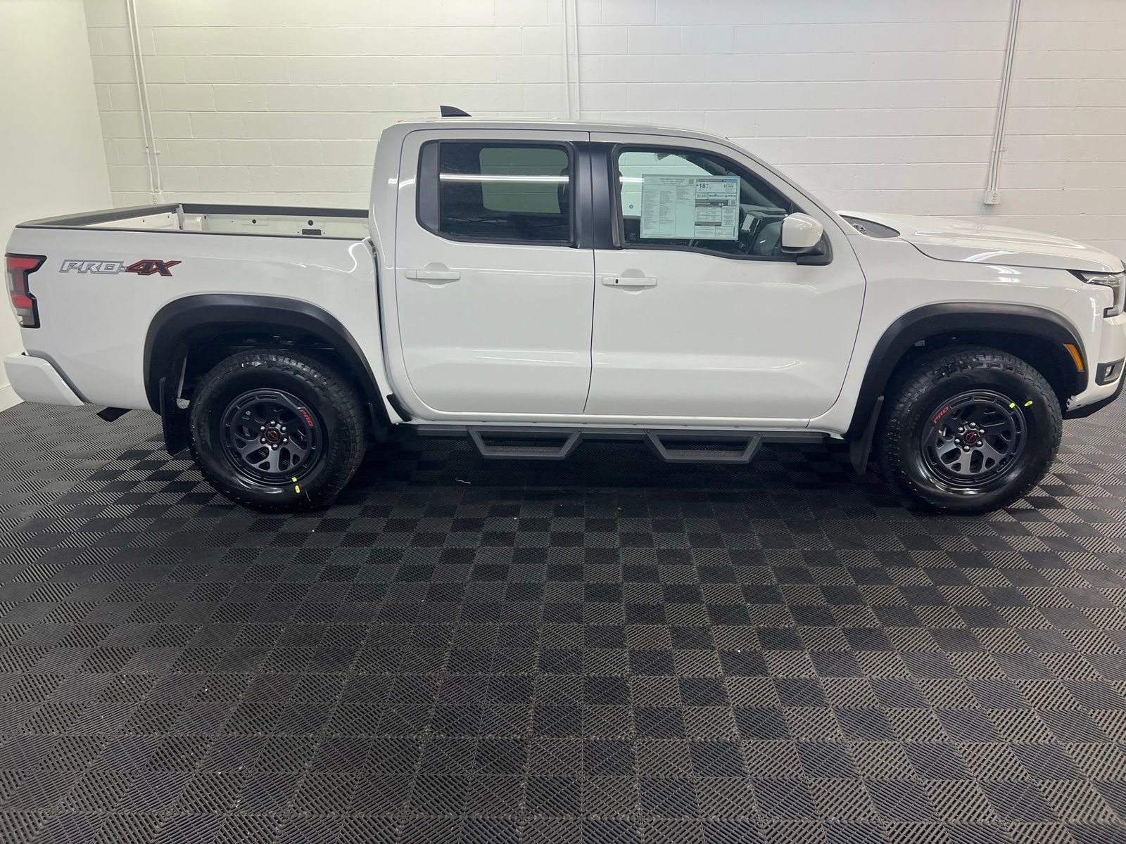 New 2025 Nissan Frontier PRO-4X w/ Tow Package image 3