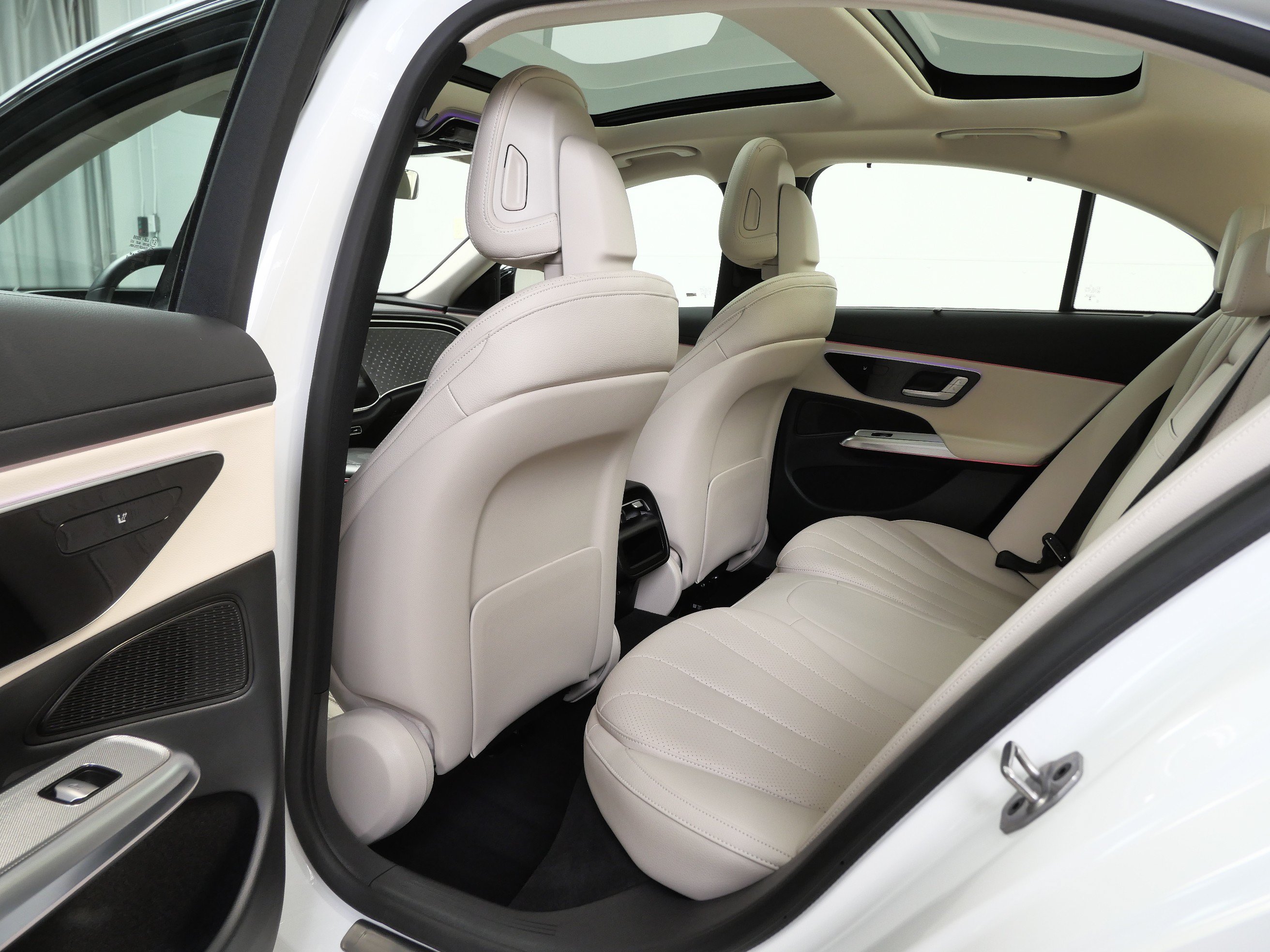 Certified 2026 Mercedes-Benz E 350 4MATIC Sedan image 16
