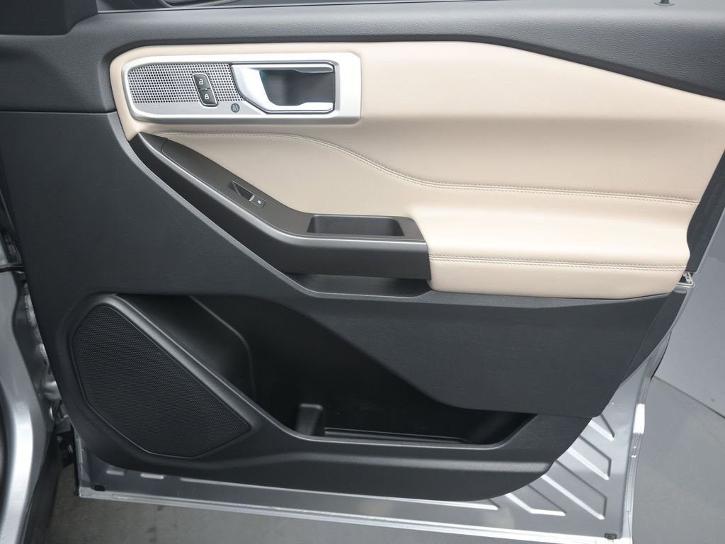 Used 2020 Ford Explorer Limited w/ Hybrid Equipment Group 310A image 20