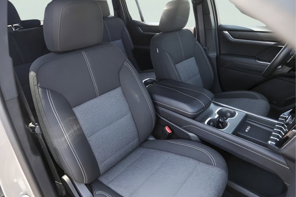 Certified 2025 GMC Acadia Elevation image 28