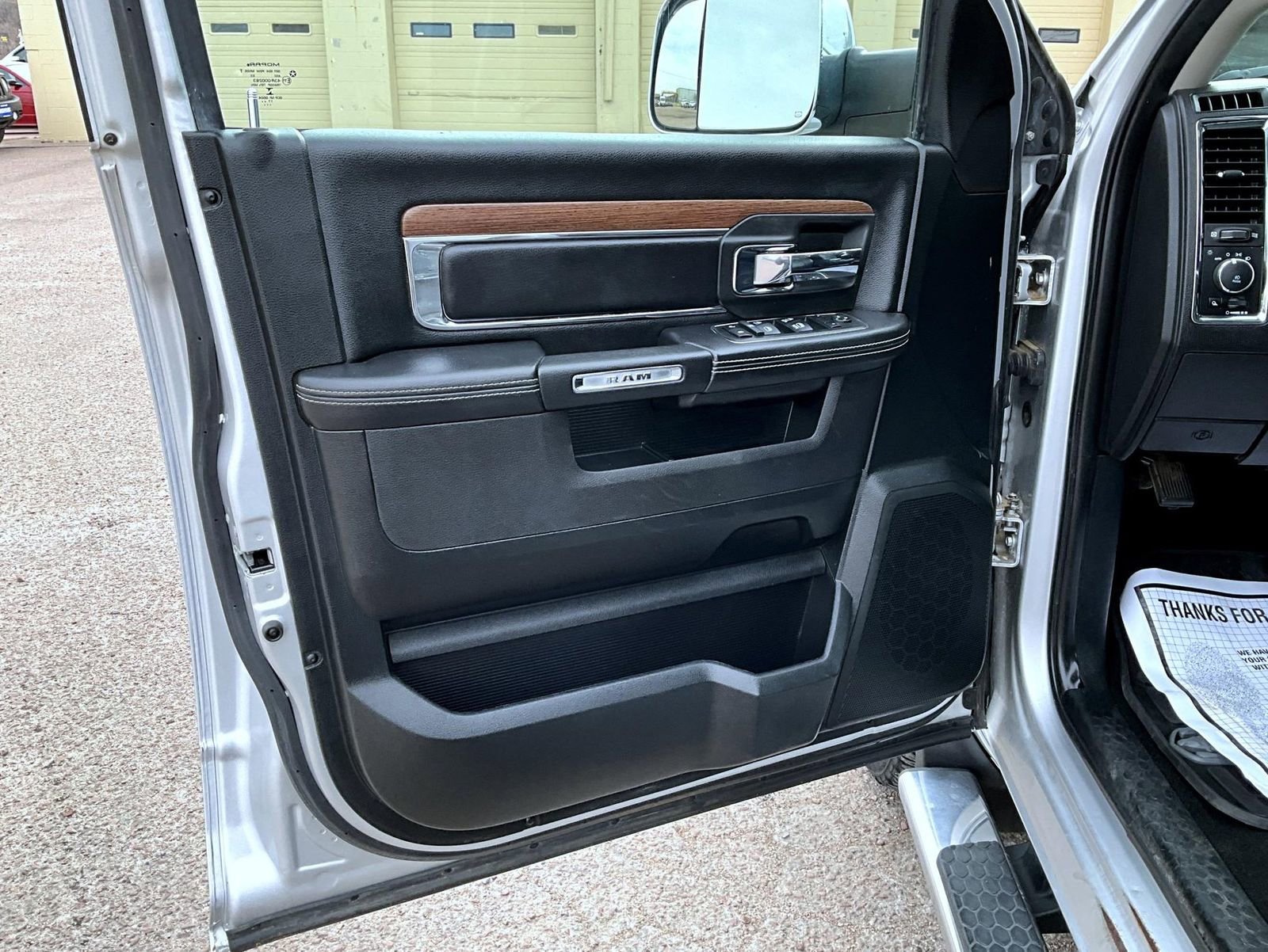 Used 2018 RAM 1500 Laramie image 10