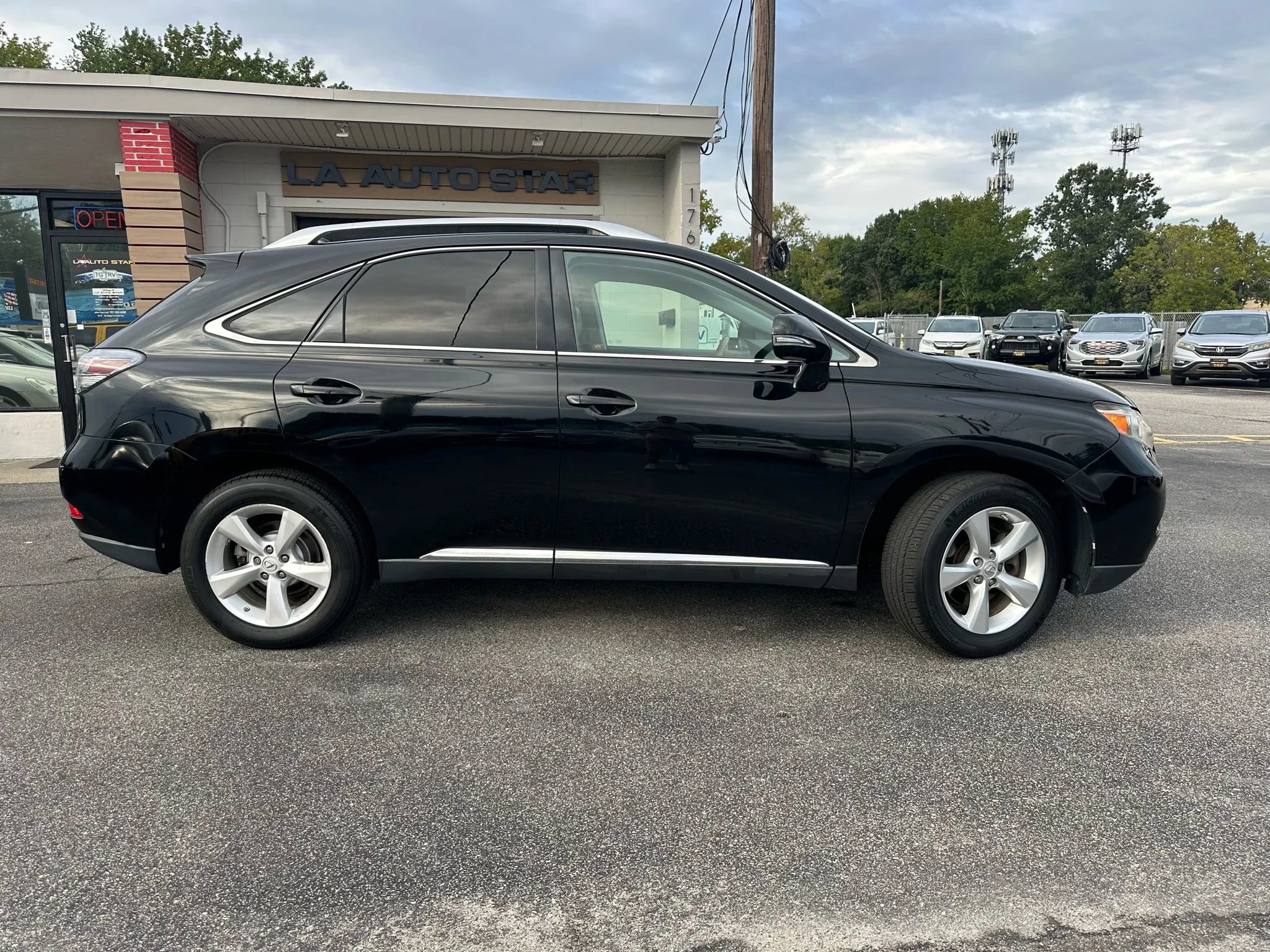 Used 2010 Lexus RX 350 AWD image 2