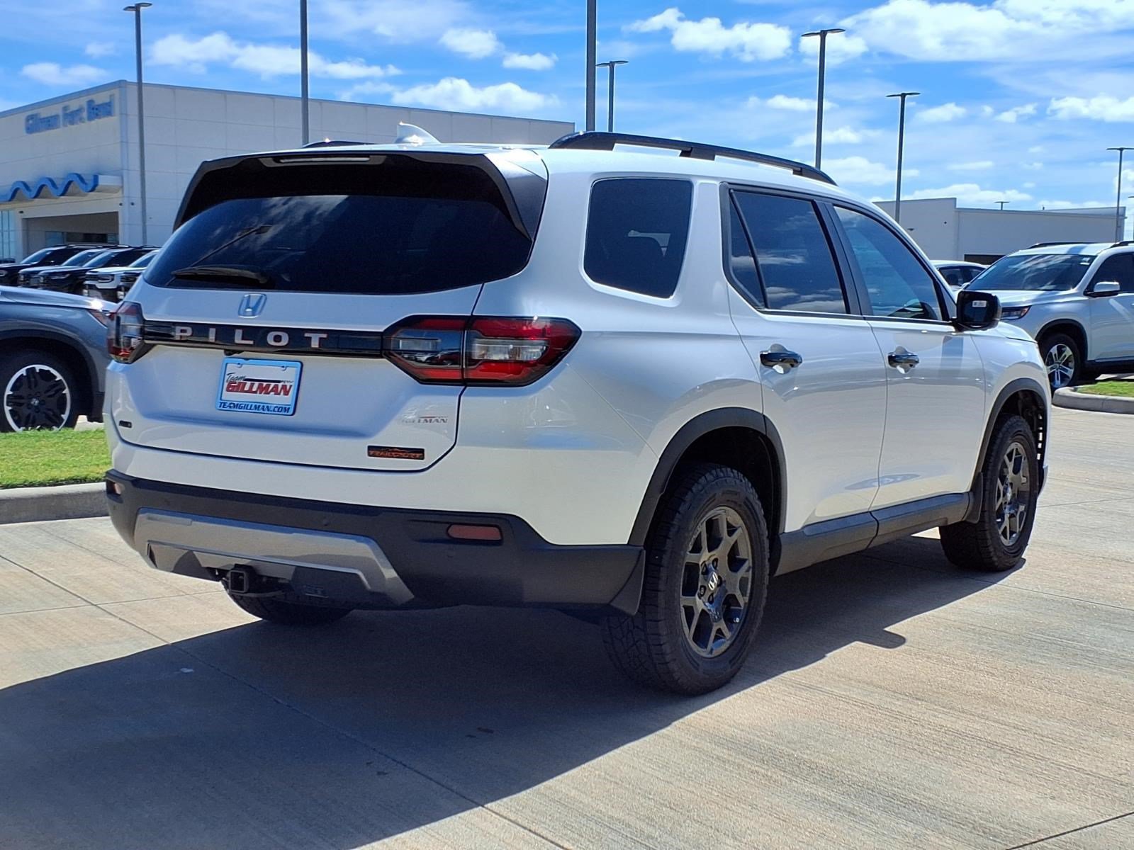 New 2026 Honda Pilot TrailSport image 4
