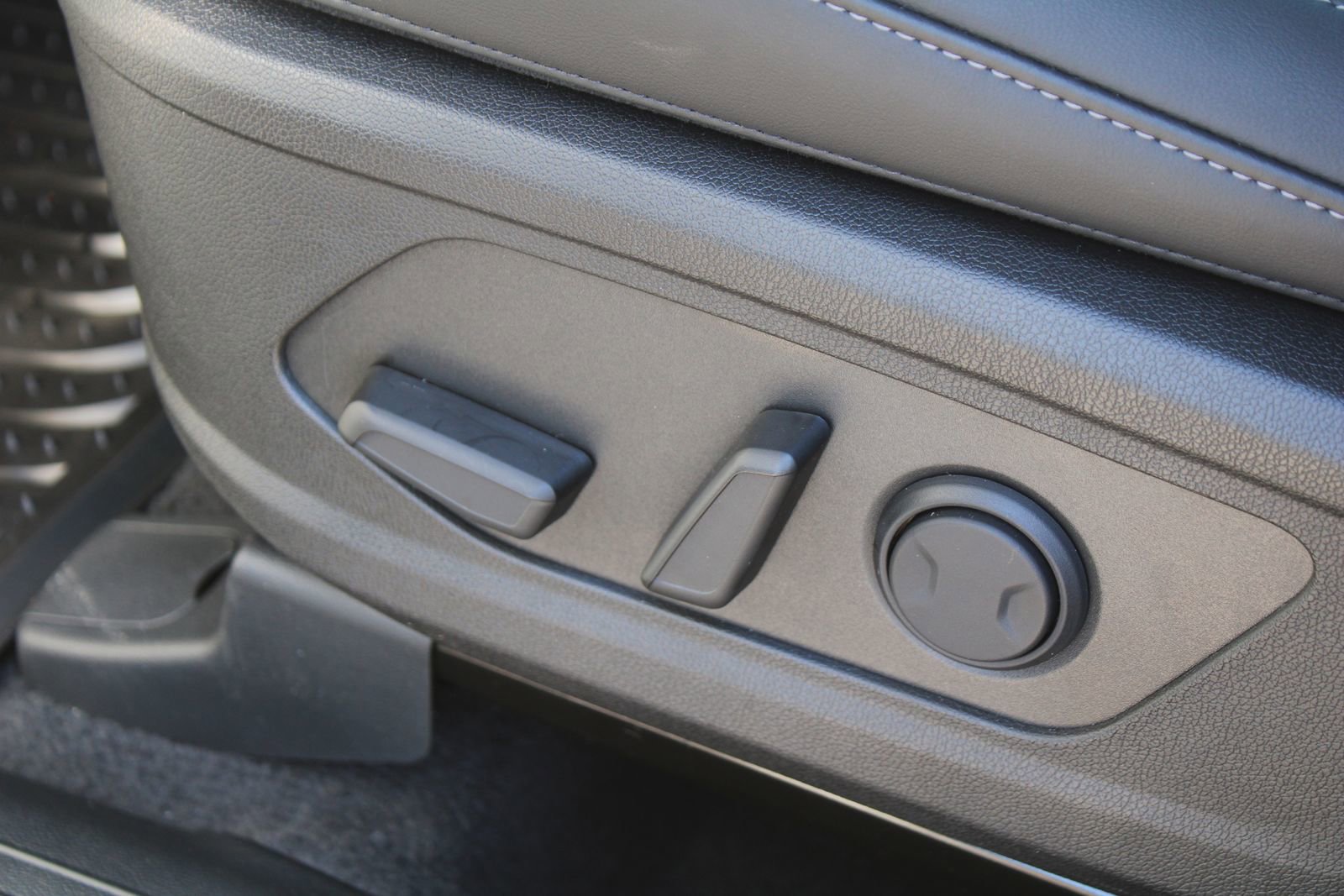 New 2026 Kia Sorento EX image 24