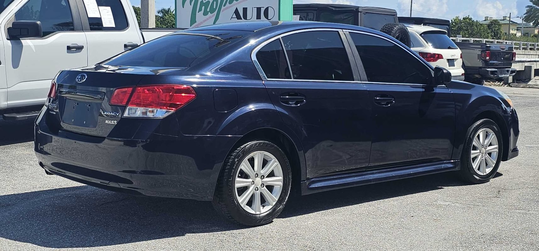 Used 2012 Subaru Legacy 2.5i Premium w/ All-Weather Pkg + Moonroof AWD/4WD image 5