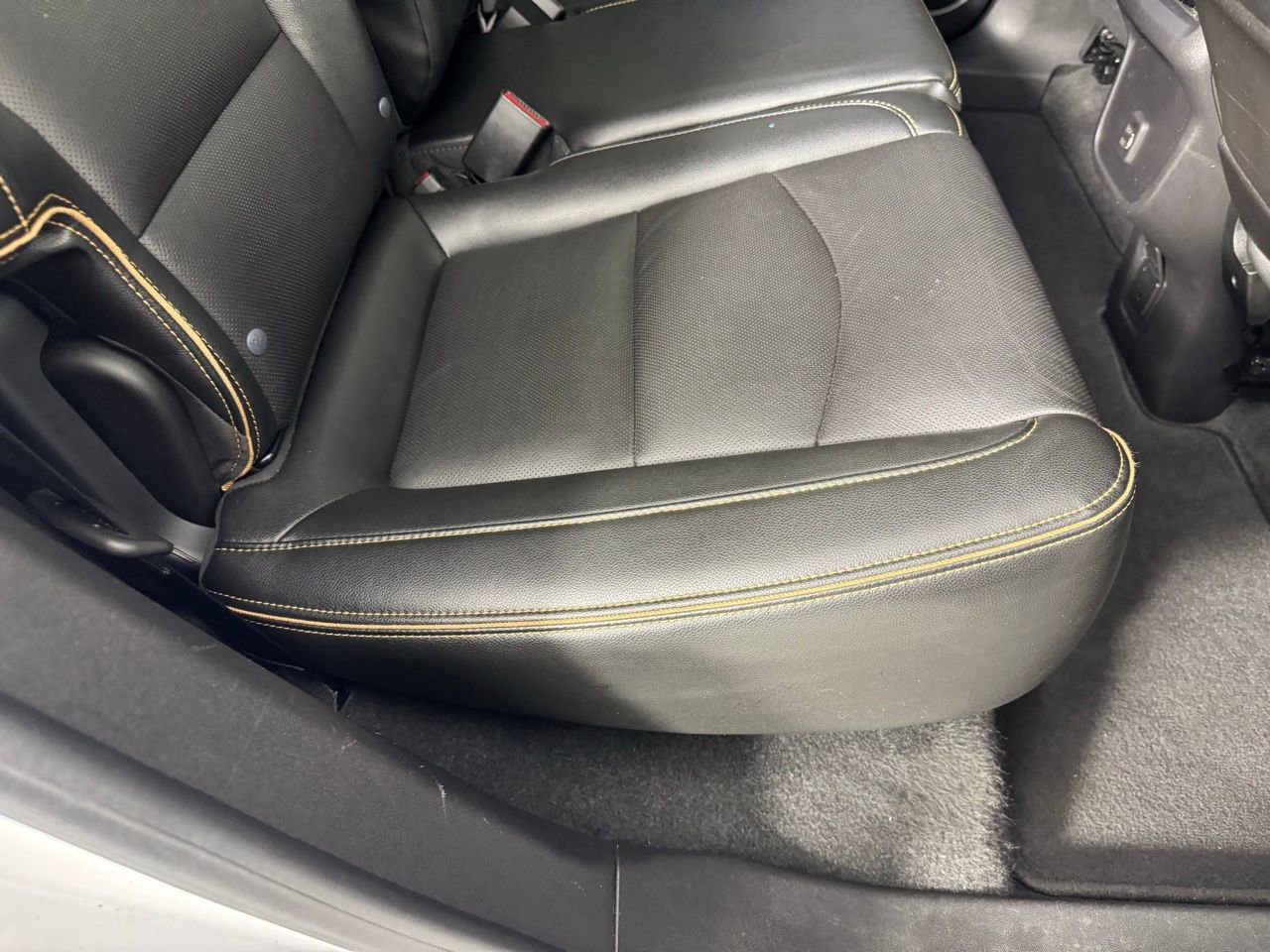 Used 2024 GMC Terrain AT4 w/ Tech Package image 32