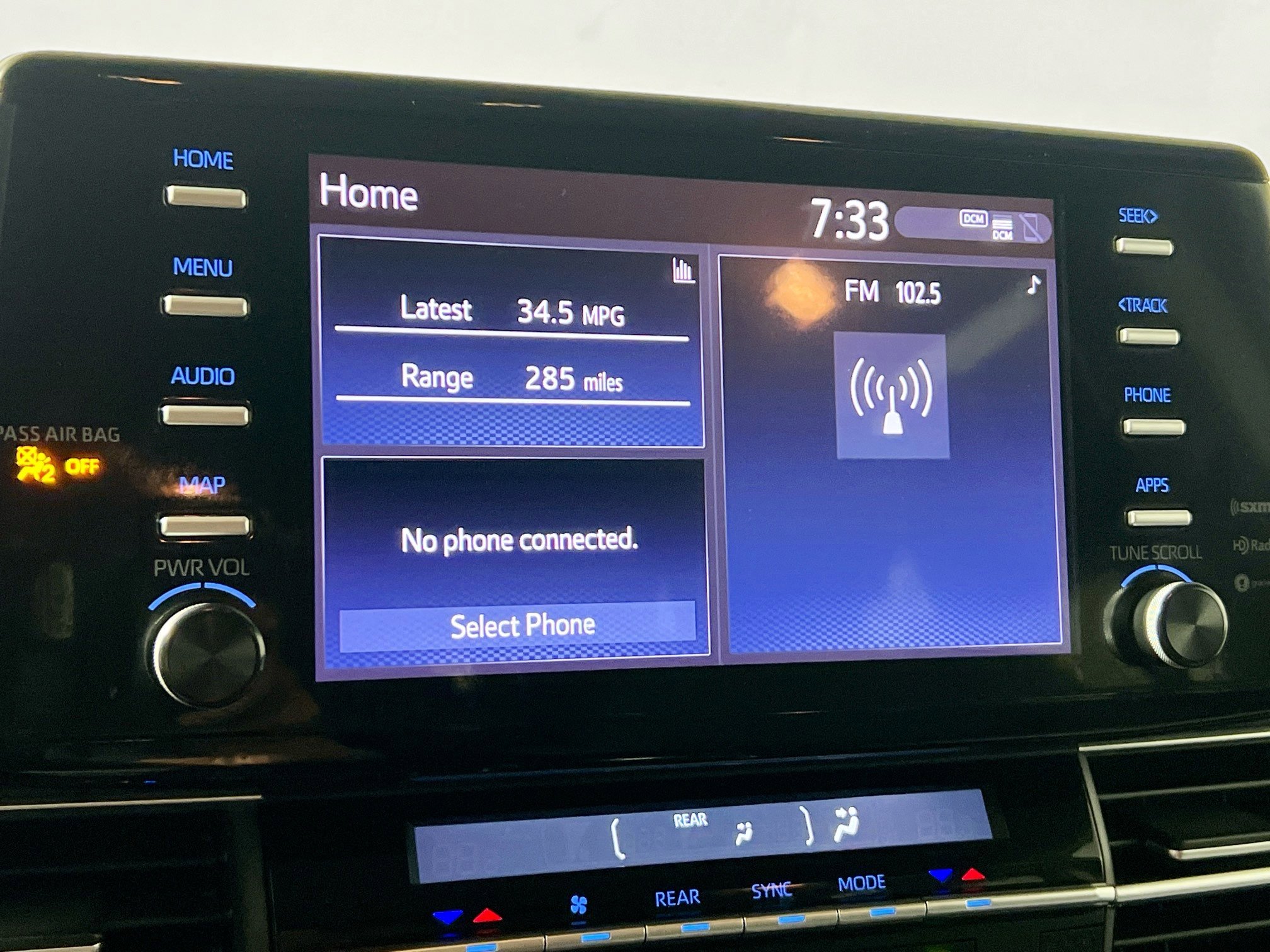 Used 2023 Toyota Sienna XLE image 28