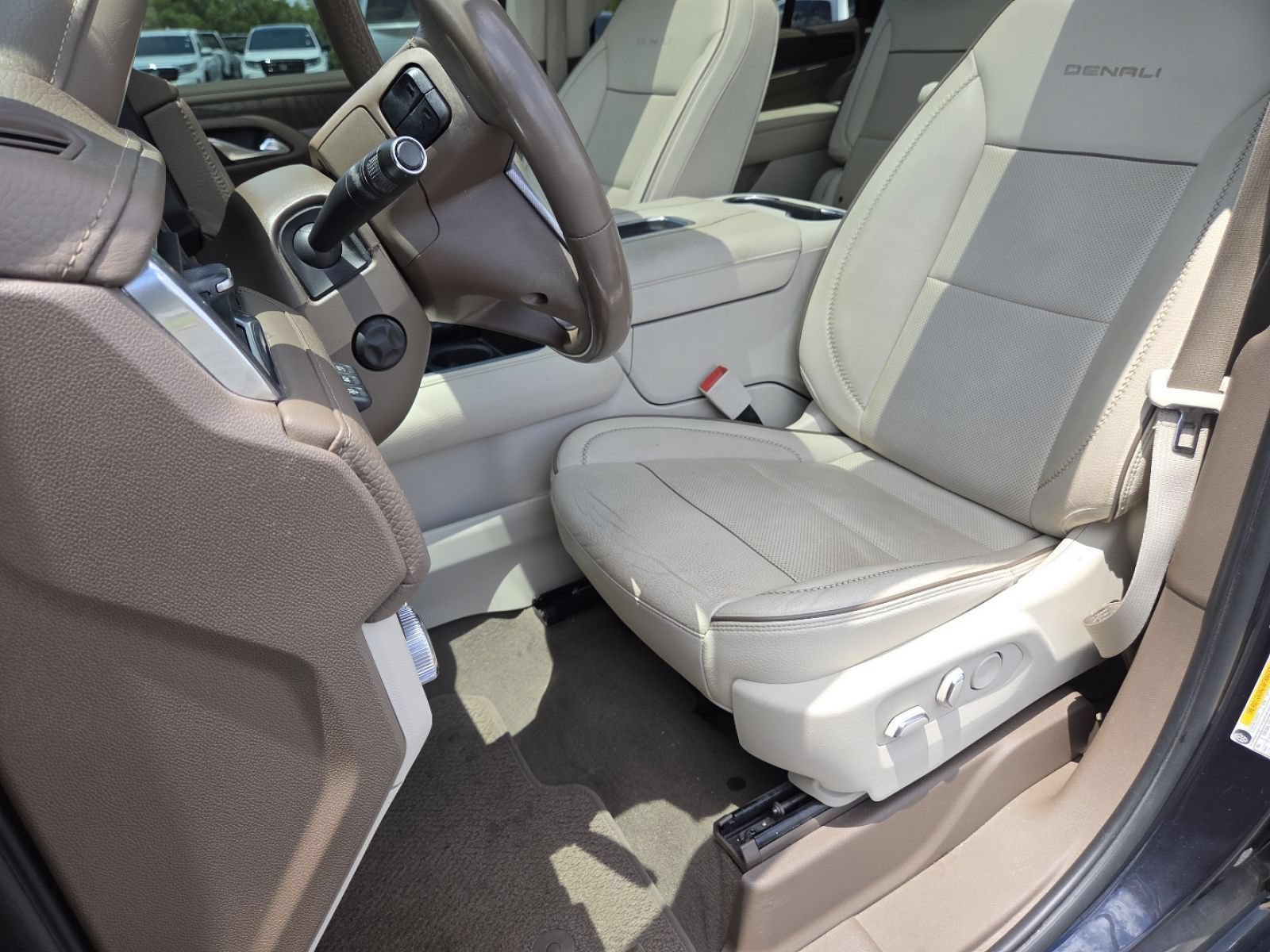 Used 2022 GMC Yukon Denali AWD/4WD image 31