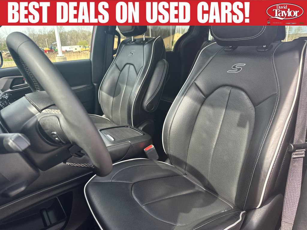 Used 2025 Chrysler Pacifica Limited FWD image 10
