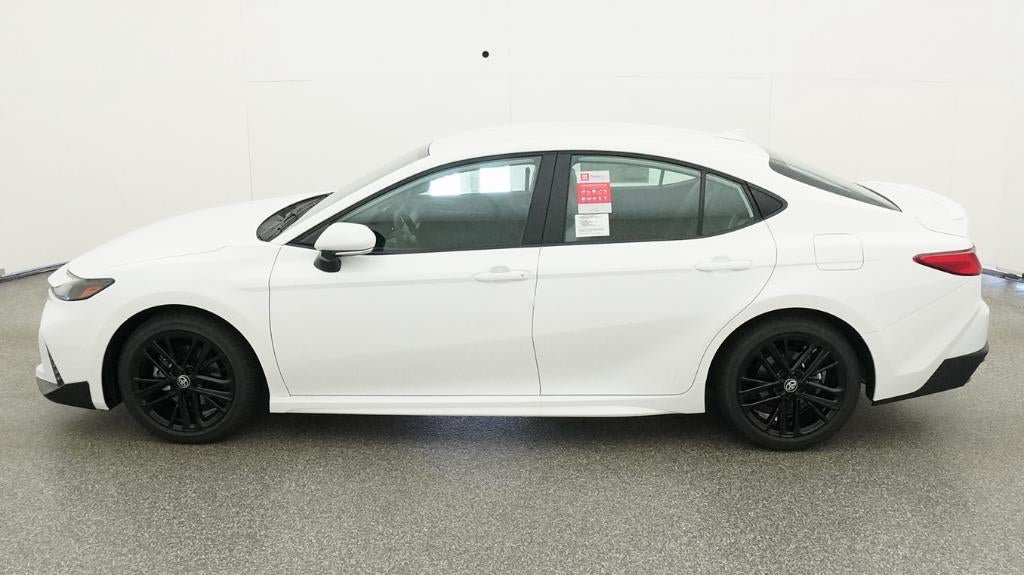New 2026 Toyota Camry SE FWD image 3