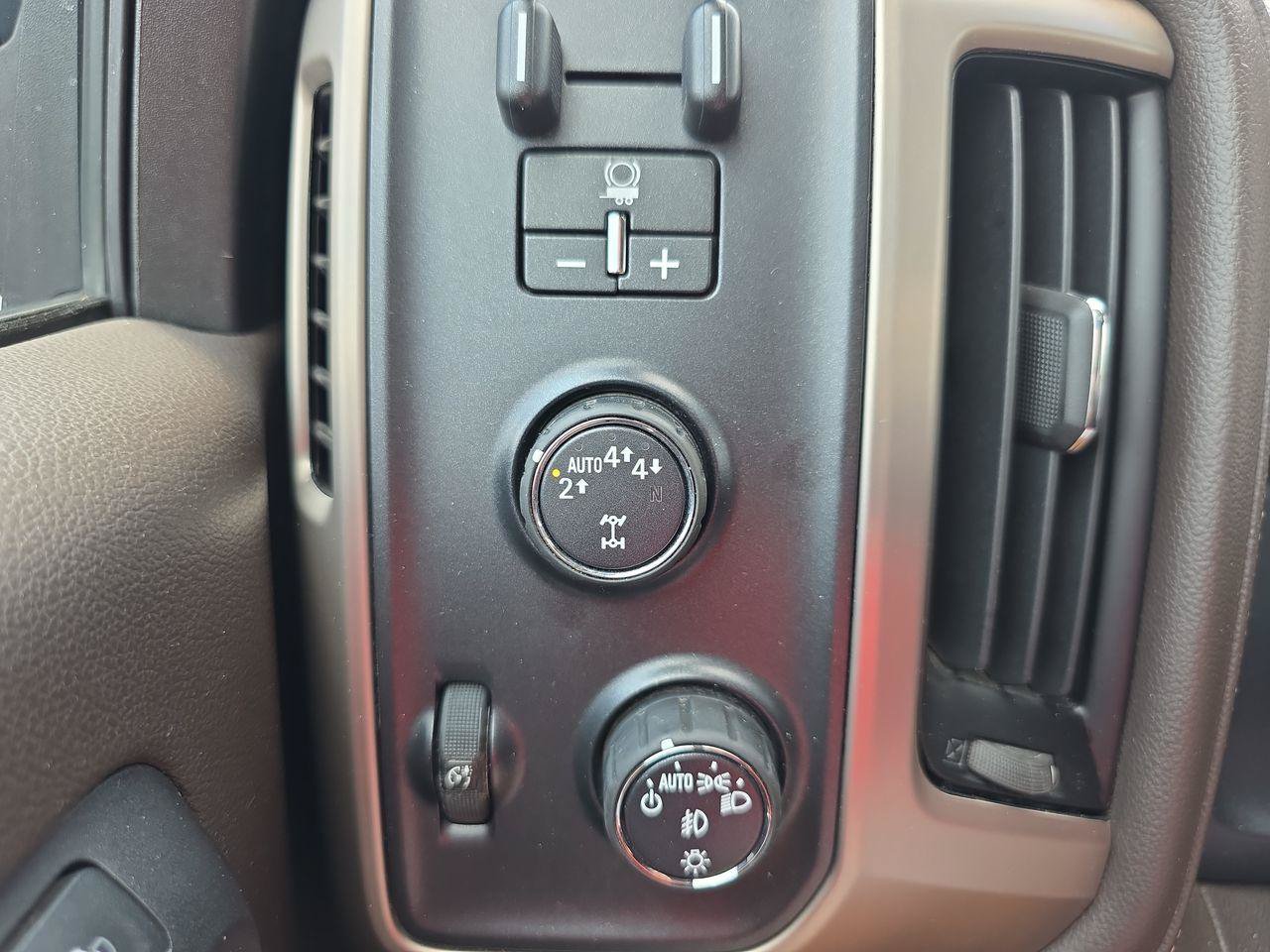 Used 2018 GMC Sierra 1500 Denali w/ Denali Ultimate Package AWD/4WD image 10