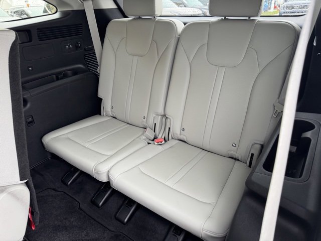 Used 2025 Kia Sorento S image 10