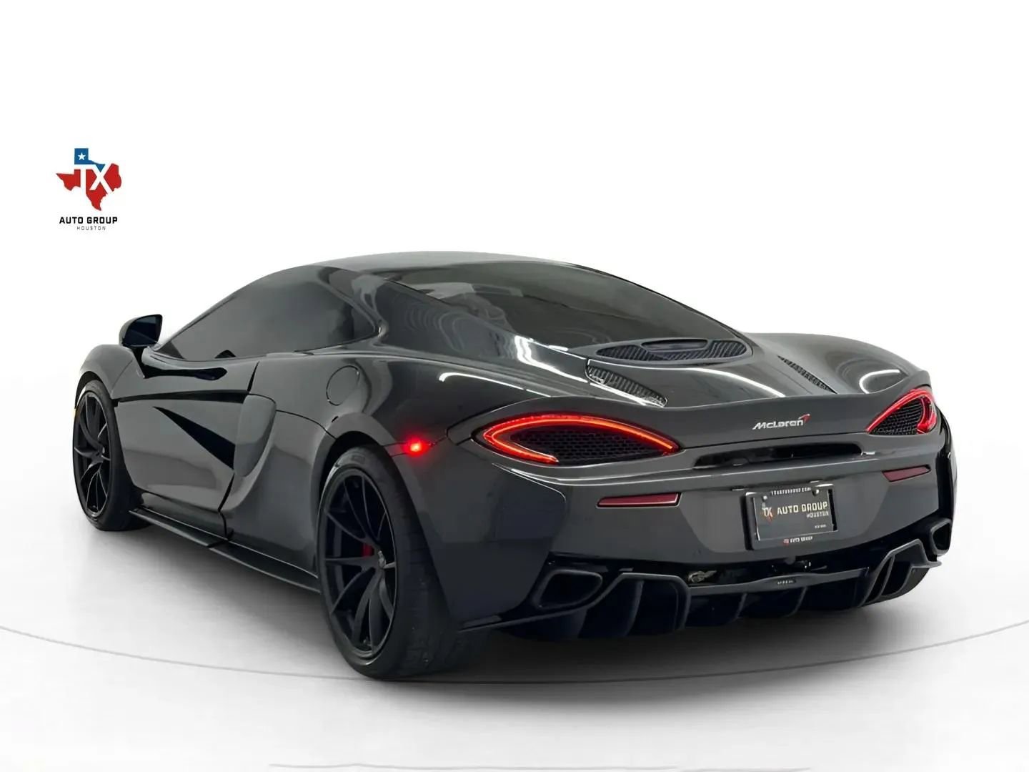 Used 2017 McLaren 570S RWD image 4