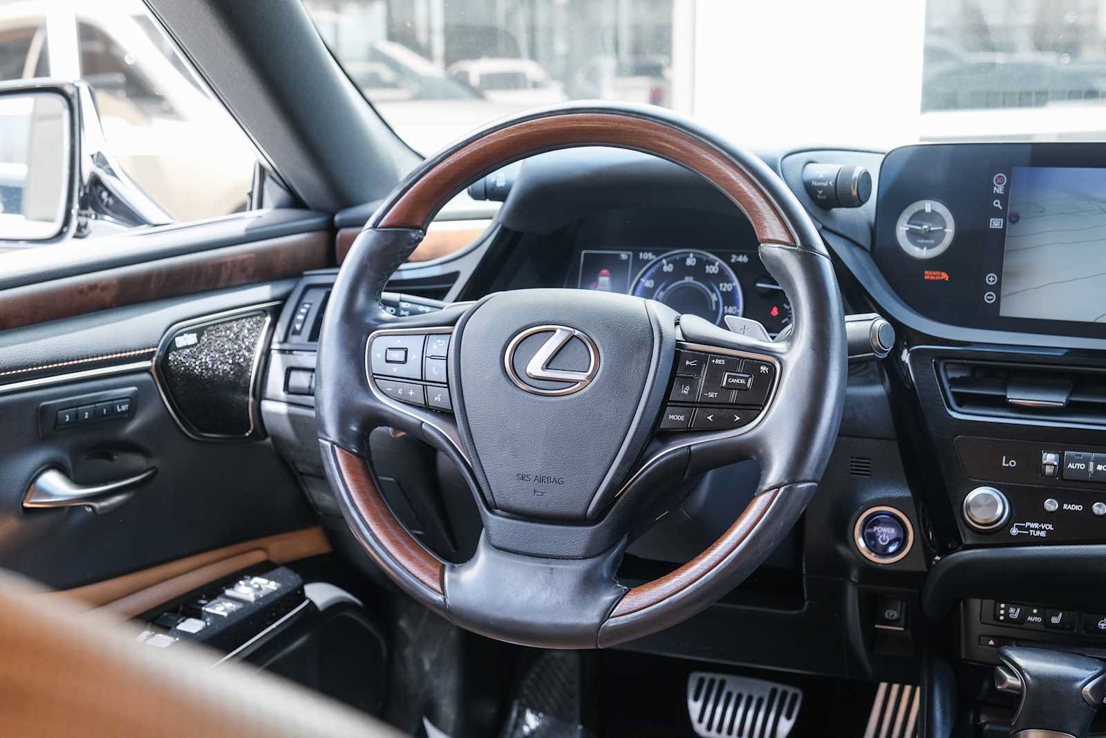 Used 2022 Lexus ES 300h Ultra Luxury w/ Accessory Package 2 FWD image 23