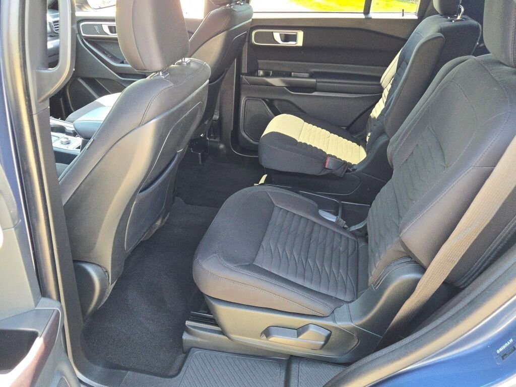 Used 2020 Ford Explorer XLT w/ Comfort Package AWD/4WD image 17