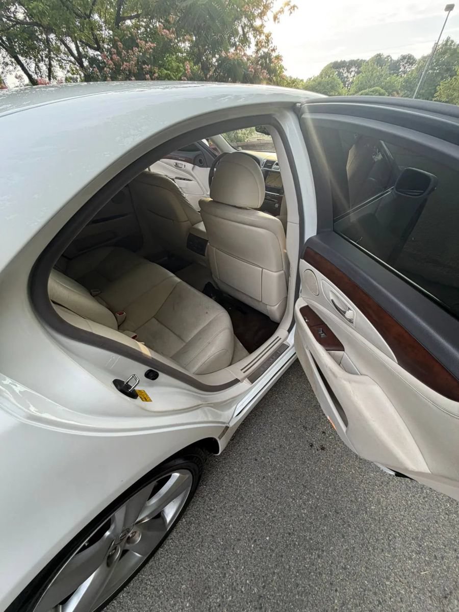 Used 2010 Lexus LS 460 RWD image 10