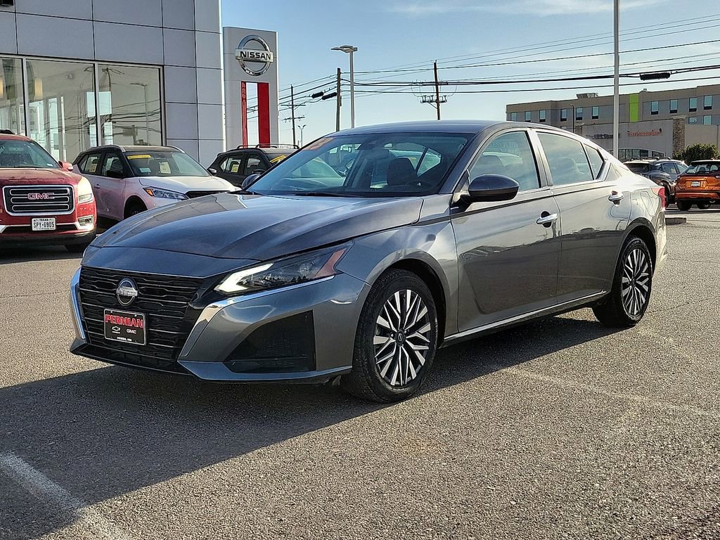 Used 2023 Nissan Altima 2.5 SV AWD/4WD image 5