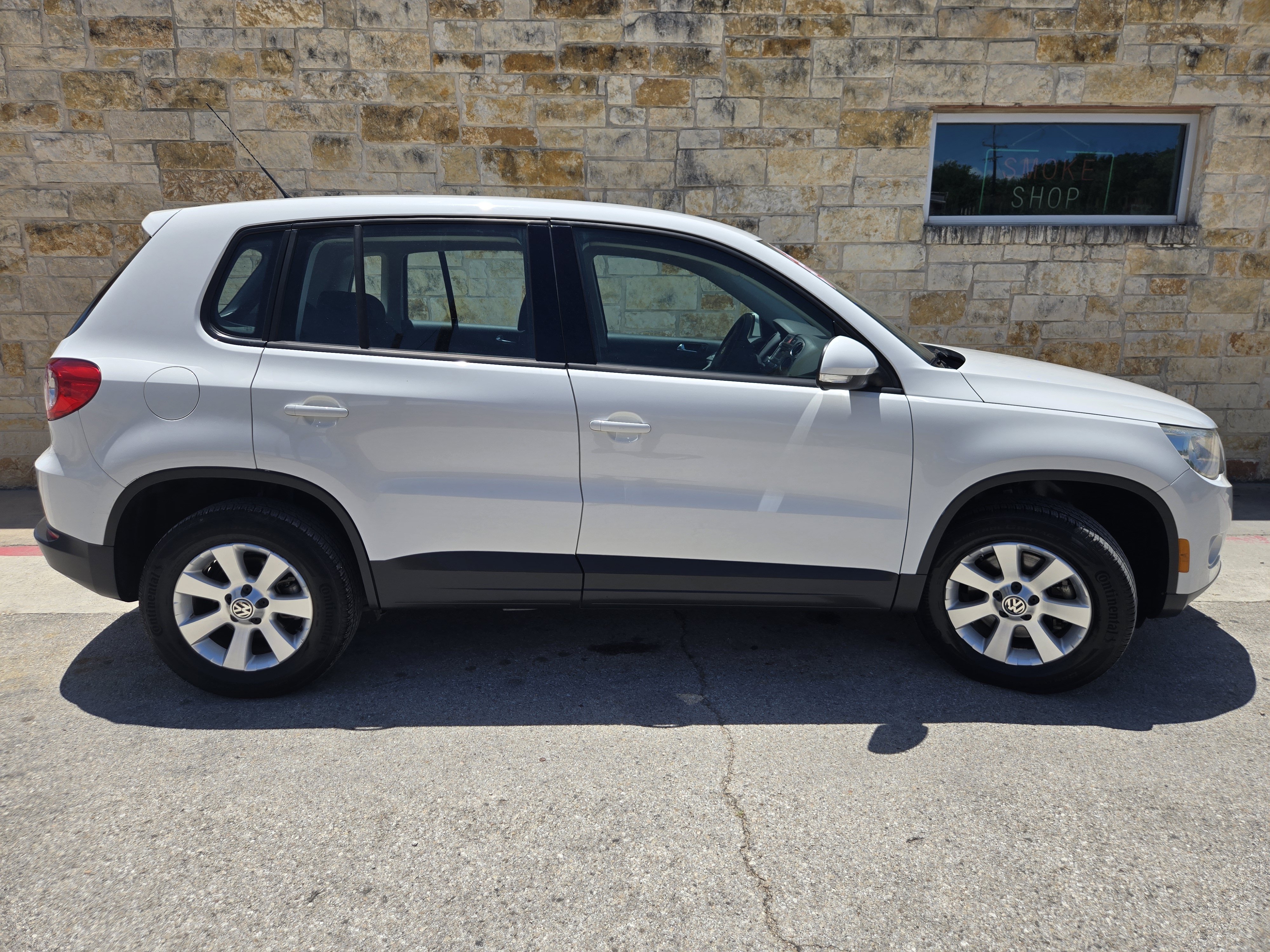 Used 2009 Volkswagen Tiguan S FWD image 18
