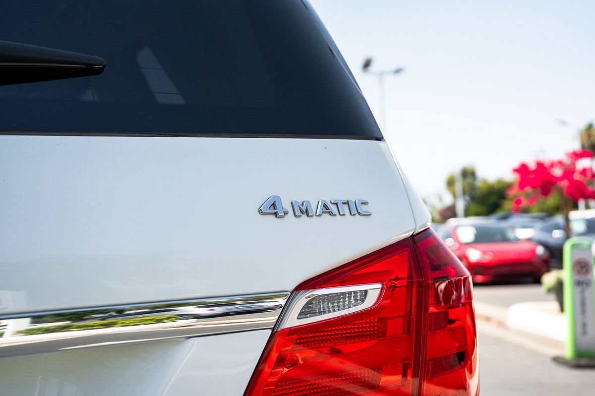 Used 2015 Mercedes-Benz GL 550 4MATIC image 6