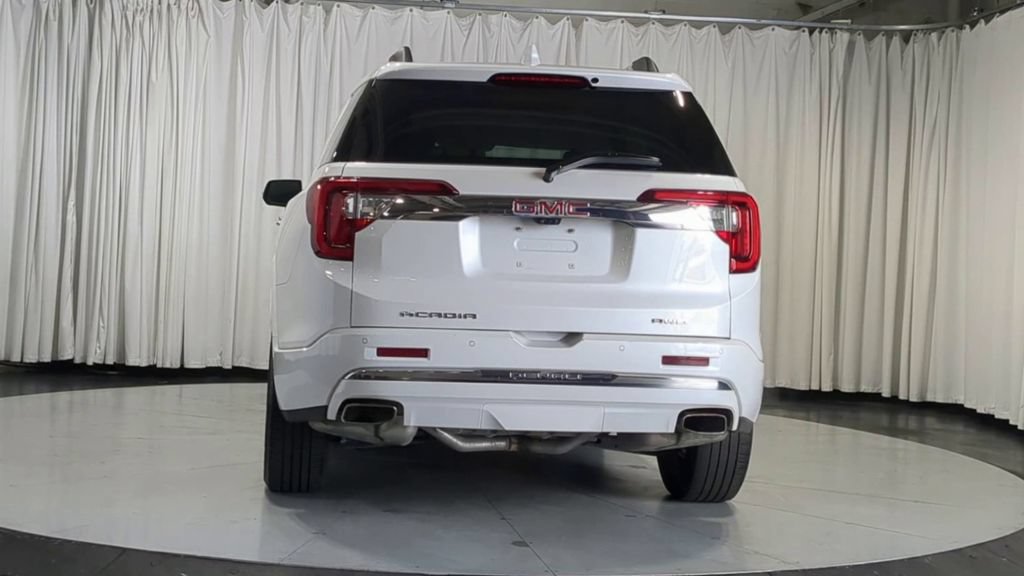 Used 2023 GMC Acadia Denali w/ Denali Technology Package AWD/4WD image 9
