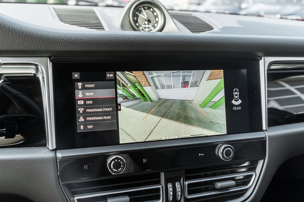 Used 2023 Porsche Macan image 10