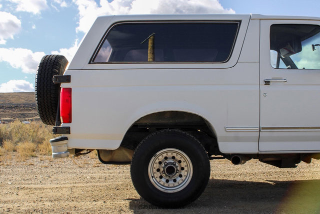 Used 1993 Ford Bronco XLT image 10