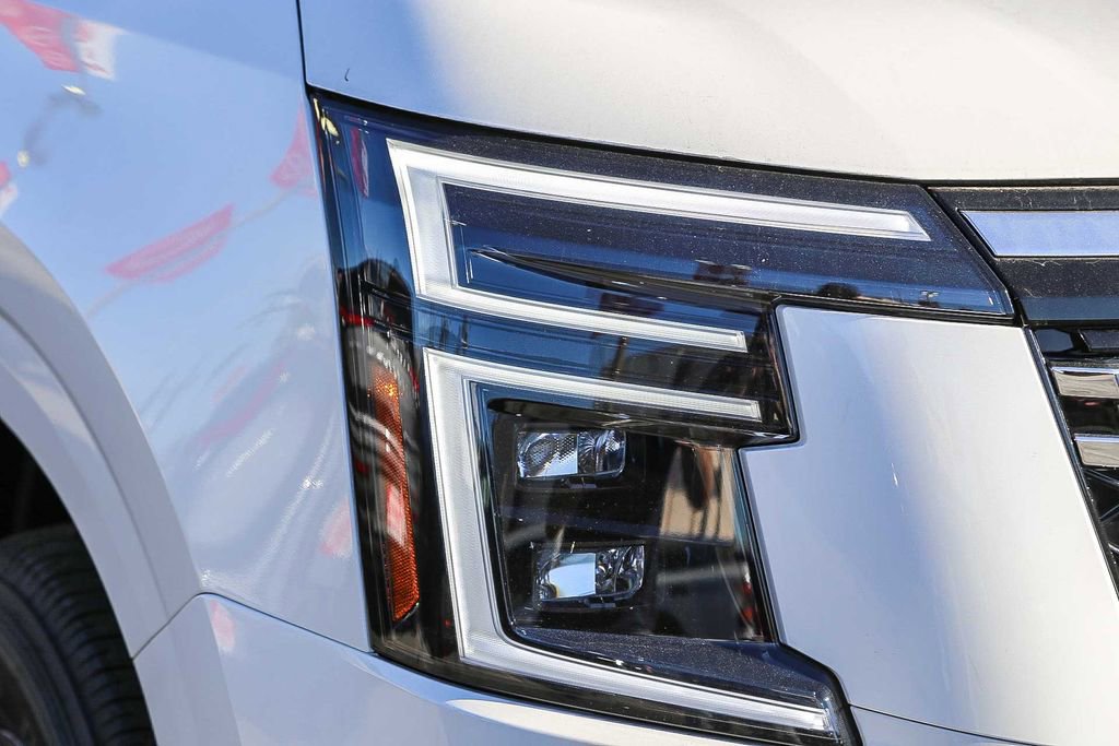 New 2026 Nissan Armada SV image 5