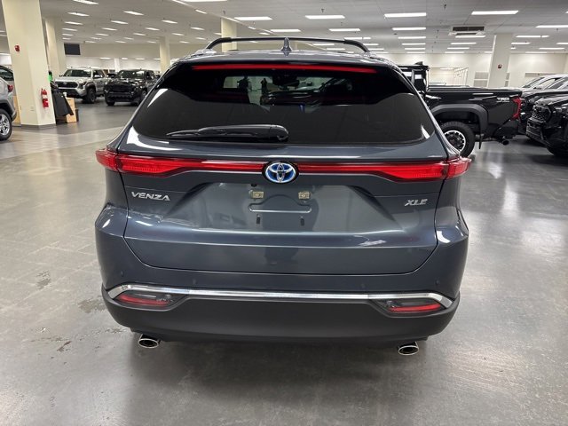 Certified 2024 Toyota Venza XLE image 6