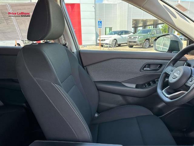 Used 2023 Nissan Rogue S image 20