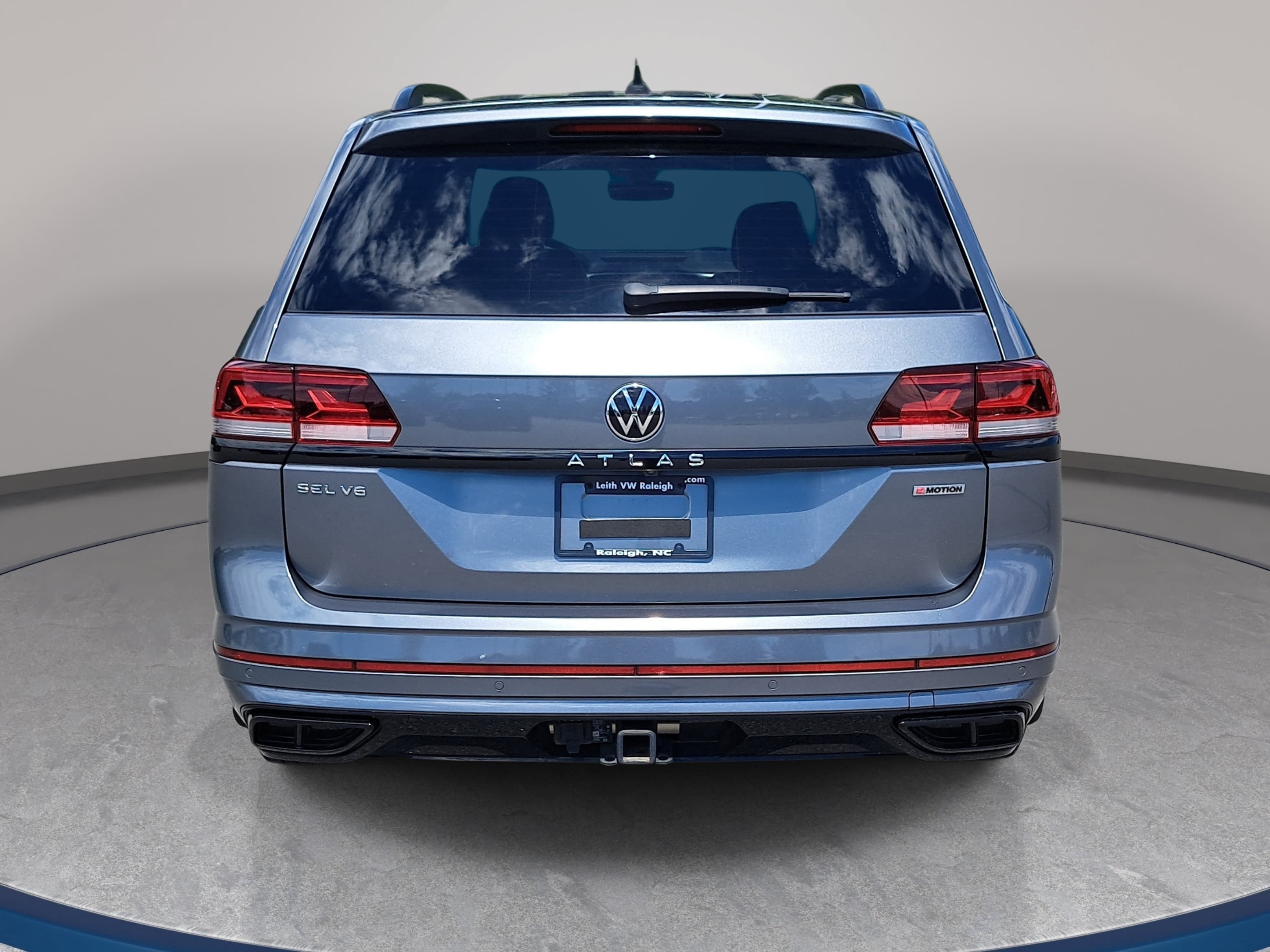 Certified 2022 Volkswagen Atlas SEL R-Line AWD/4WD image 6