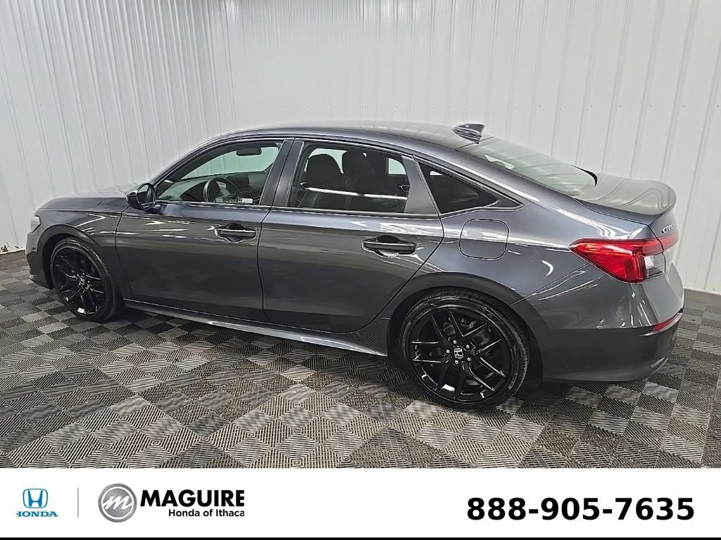 Used 2023 Honda Civic Sport image 4