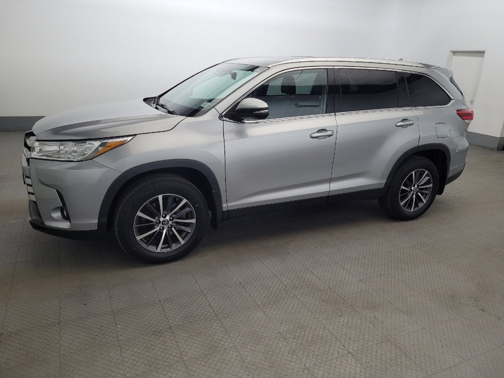 Used 2019 Toyota Highlander XLE w/ Carpet Mat Package (TMS) image 2