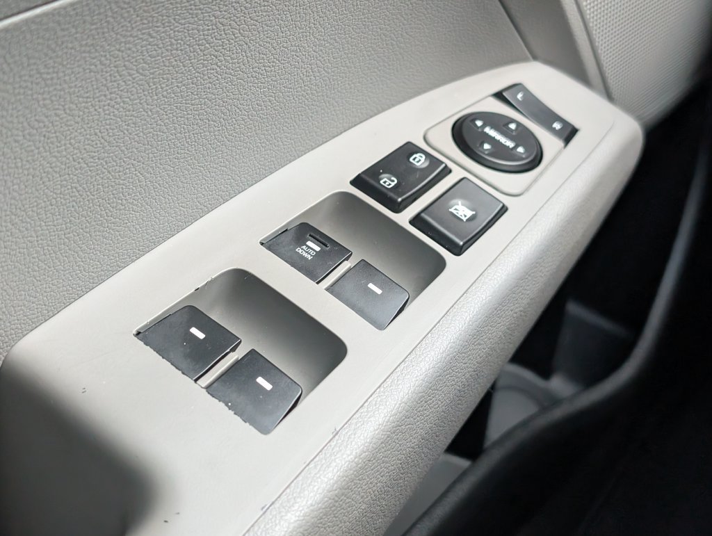Used 2019 Hyundai Elantra SE FWD image 23