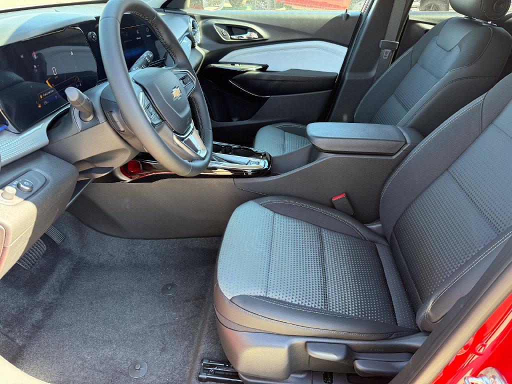 New 2026 Chevrolet Trax LT w/ Sunroof Package FWD image 14