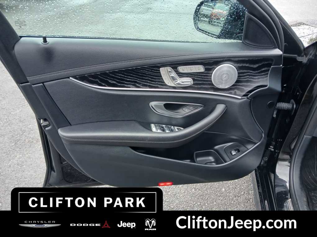 Used 2020 Mercedes-Benz E 350 4MATIC Sedan image 9