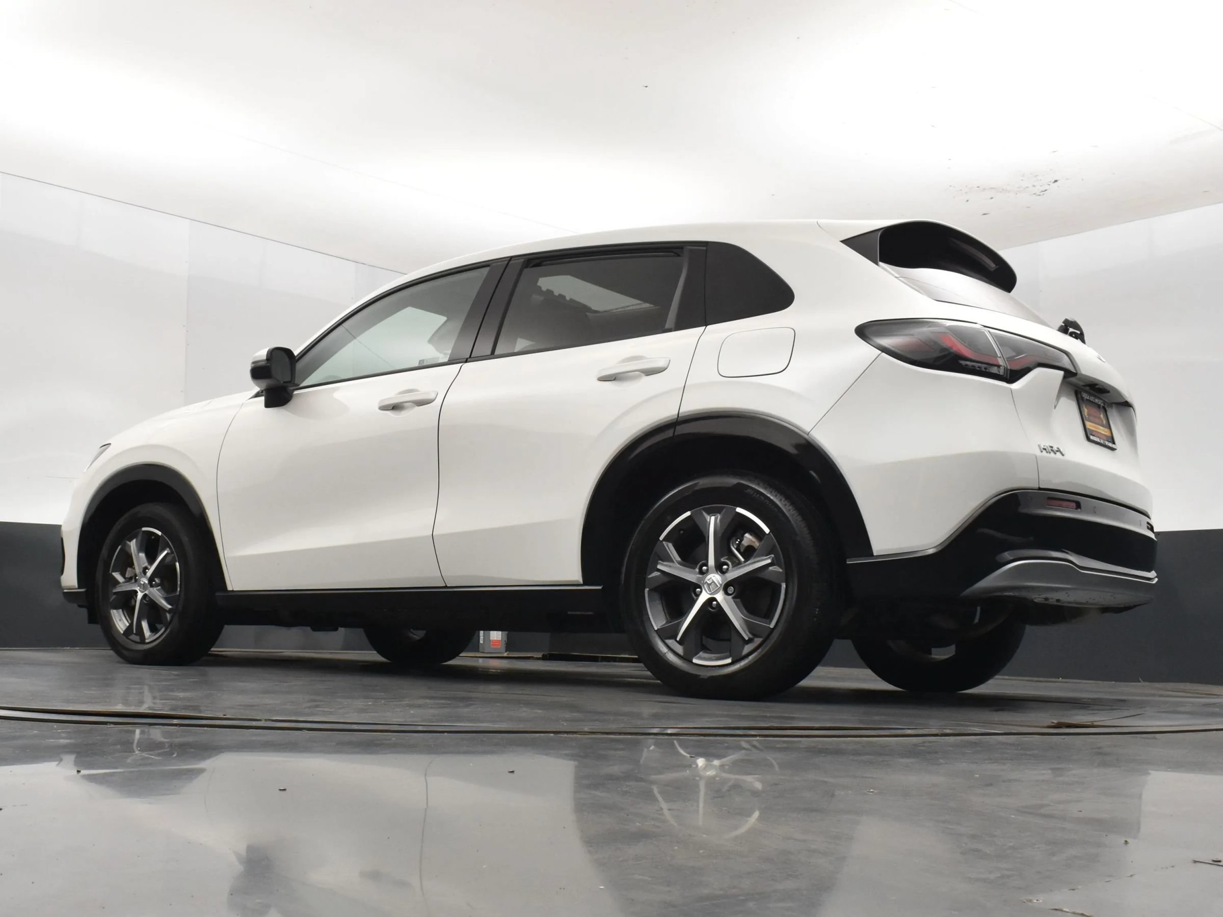 Used 2023 Honda HR-V EX-L image 12