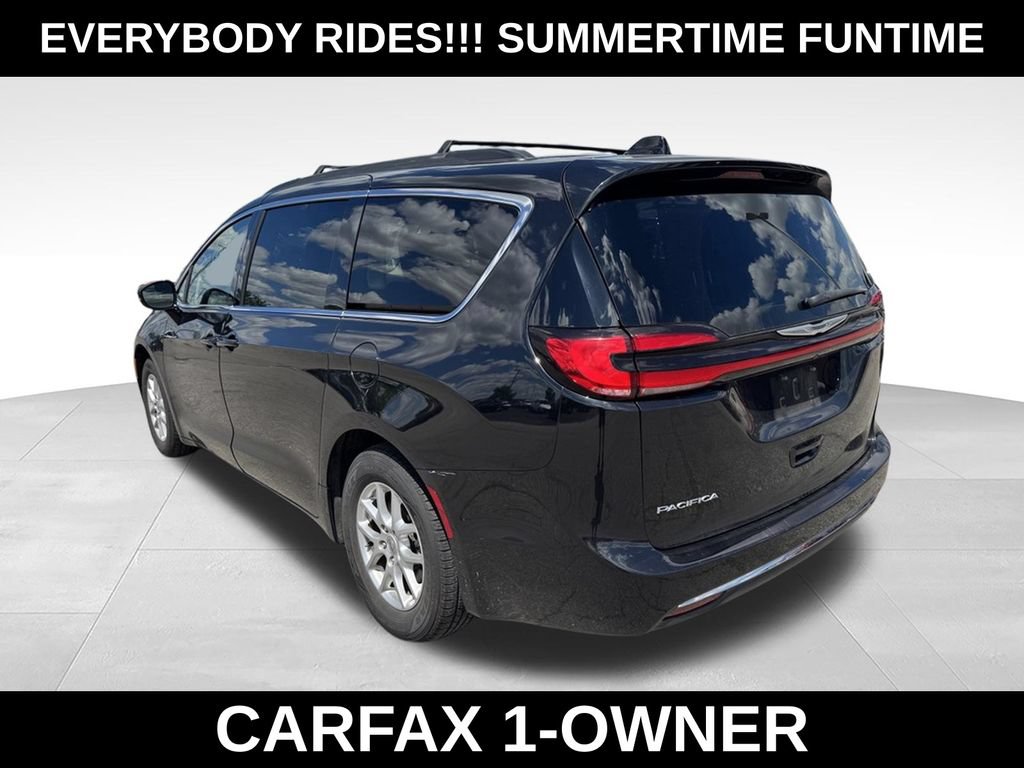 Used 2022 Chrysler Pacifica Touring-L FWD image 5