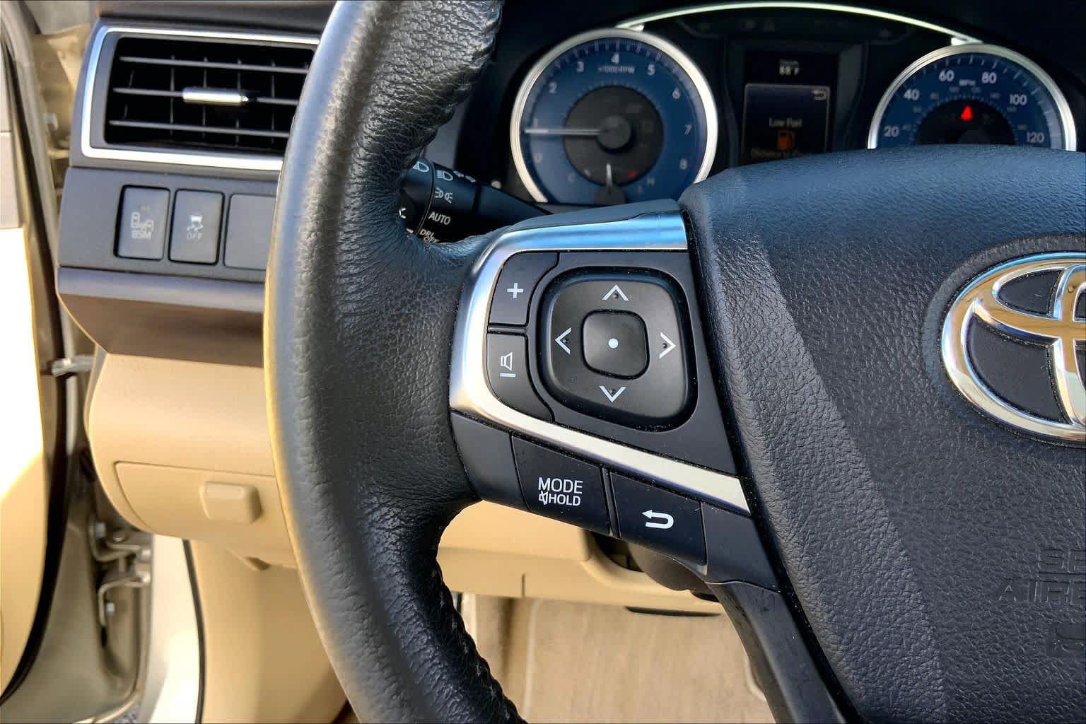 Used 2017 Toyota Camry XLE w/ Moonroof Package FWD image 23