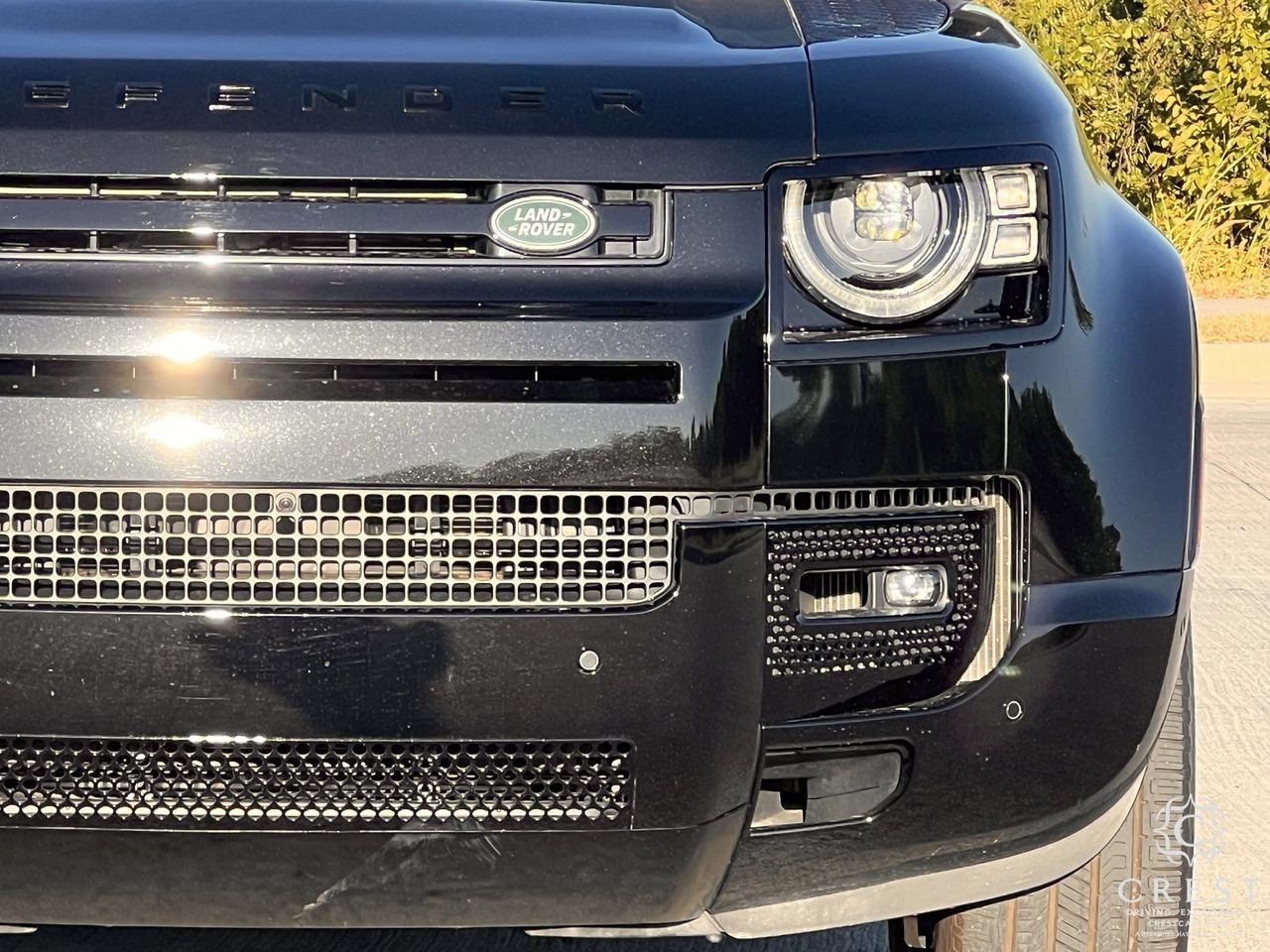 Used 2025 Land Rover Defender 130 X-Dynamic SE AWD/4WD image 9
